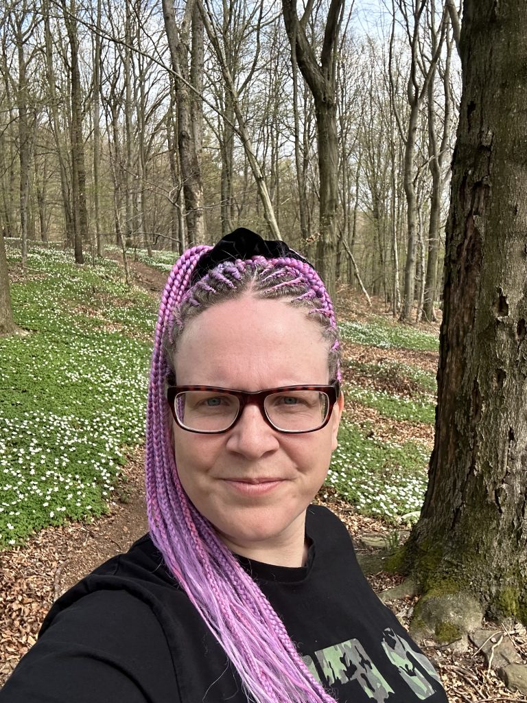 Ein Selfie der Bloggerin im Wald