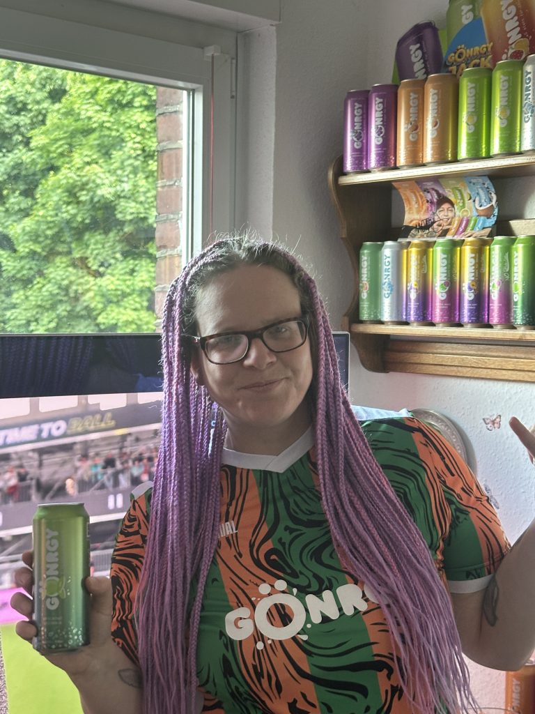 Die Bloggerin trägt ein Gönrgy Trikot, da an diesem Tag Baller League Finale